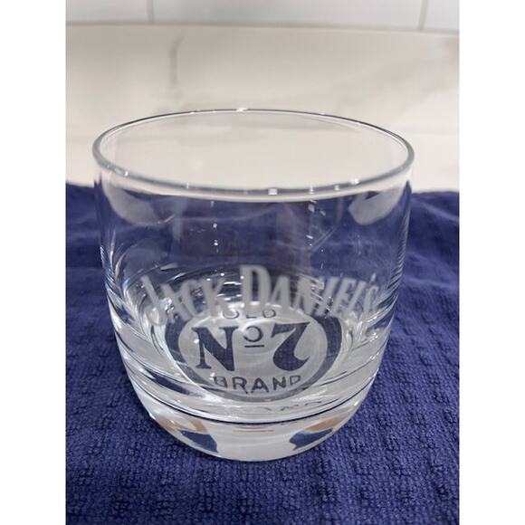 Jack Daniels Whiskey Glass w/ OLD No 7 BRAND Logo in Round Base - Picture 1 of 6